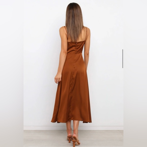 Petal & Pup / Ariel Dress - Rust
Satin Sheen Feel Lace Midi Dress - Picture 11 of 16